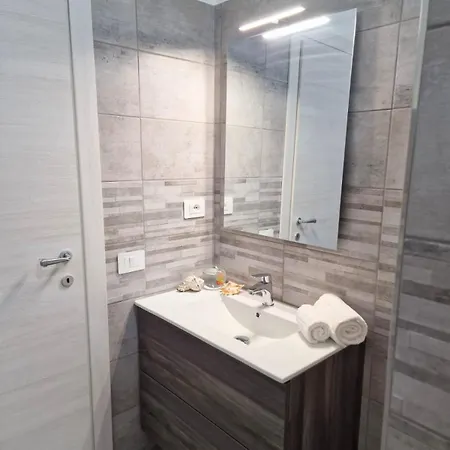 Apartment Sole A Catinelle
